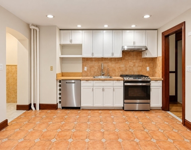 557 Carlton Avenue - Photo Thumbnail 4