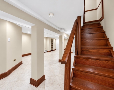 557 Carlton Avenue - Photo Thumbnail 13