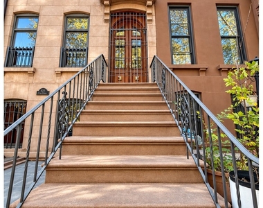 557 Carlton Avenue - Photo Thumbnail 30
