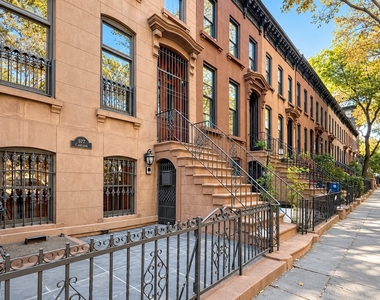 557 Carlton Avenue - Photo Thumbnail 32