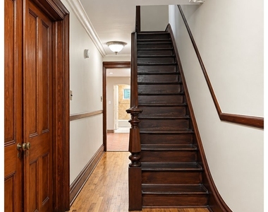 557 Carlton Avenue - Photo Thumbnail 5