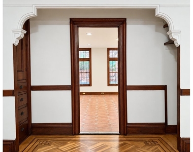 557 Carlton Avenue - Photo Thumbnail 25