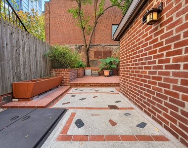 557 Carlton Avenue - Photo Thumbnail 17