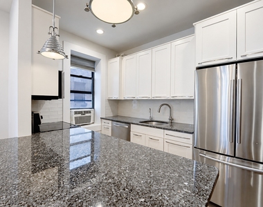 4260 Broadway - Photo Thumbnail 3