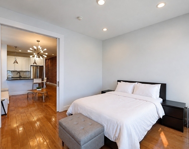 4260 Broadway - Photo Thumbnail 6