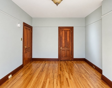 557 Carlton Avenue - Photo Thumbnail 10