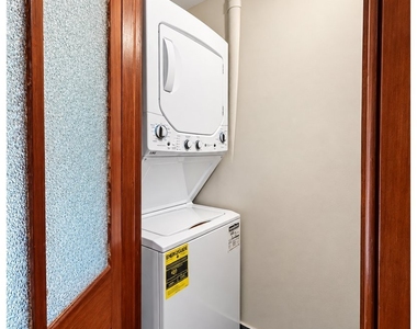 557 Carlton Avenue - Photo Thumbnail 16