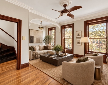 557 Carlton Avenue - Photo Thumbnail 5