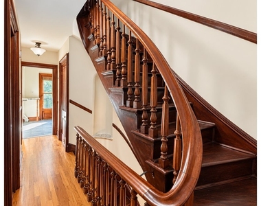 557 Carlton Avenue - Photo Thumbnail 7