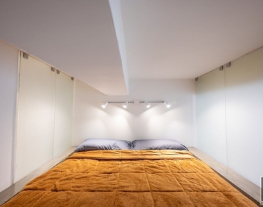 310 E 46th Street - Photo Thumbnail 4