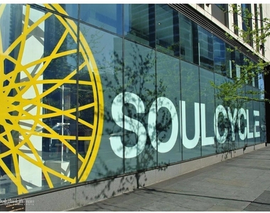 275 Greenwich Street - Photo Thumbnail 11