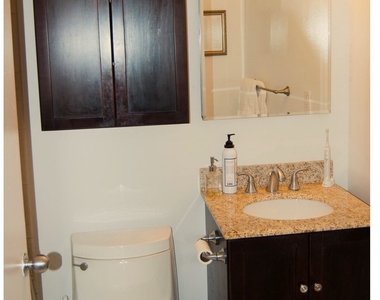 275 Greenwich Street - Photo Thumbnail 5