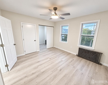 254 Somerset Street - Photo Thumbnail 3