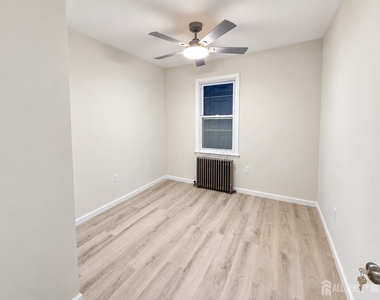254 Somerset Street - Photo Thumbnail 5