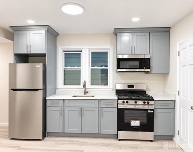 254 Somerset Street - Photo Thumbnail 1