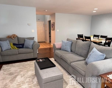 71 Park Gate Drive - Photo Thumbnail 4