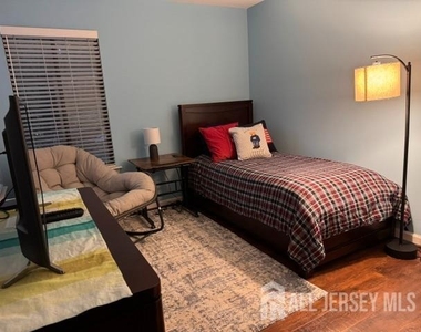 71 Park Gate Drive - Photo Thumbnail 14