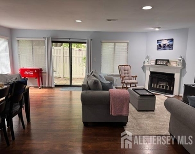 71 Park Gate Drive - Photo Thumbnail 2
