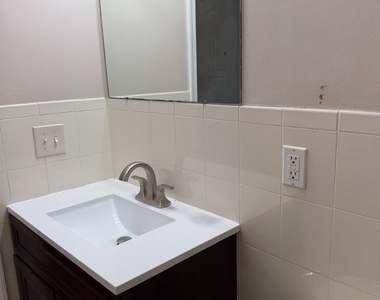 123 Chariot Court - Photo Thumbnail 12