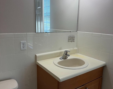 123 Chariot Court - Photo Thumbnail 17