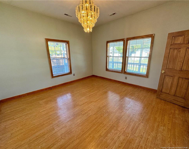 306 E 11th Street - Photo Thumbnail 28