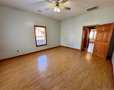 306 E 11th Street - Photo Thumbnail 32