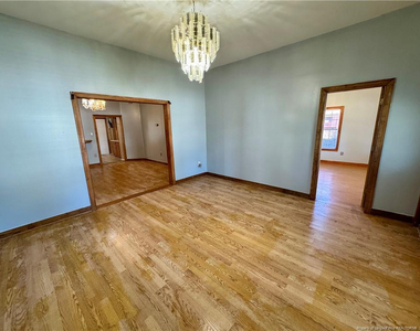 306 E 11th Street - Photo Thumbnail 5
