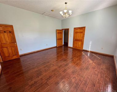306 E 11th Street - Photo Thumbnail 22