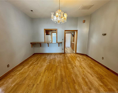 306 E 11th Street - Photo Thumbnail 7