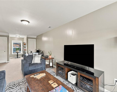40 Taplow Trail - Photo Thumbnail 22