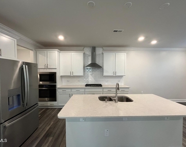1347 Rosepine Drive - Photo Thumbnail 8