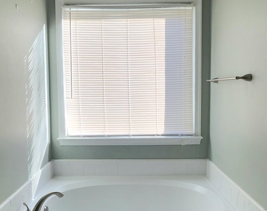 5517 Edgebury Road - Photo Thumbnail 10
