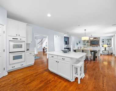 2813 Carriage Meadows Drive - Photo Thumbnail 21