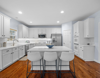 2813 Carriage Meadows Drive - Photo Thumbnail 17
