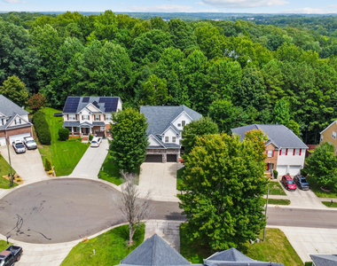 2813 Carriage Meadows Drive - Photo Thumbnail 4