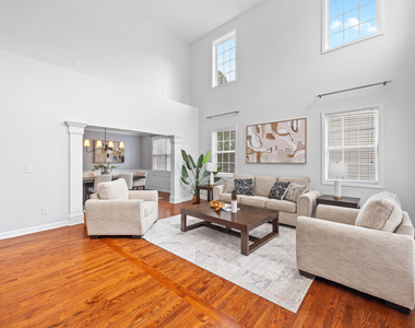 2813 Carriage Meadows Drive - Photo Thumbnail 11
