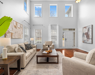 2813 Carriage Meadows Drive - Photo Thumbnail 10