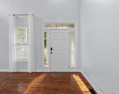 2813 Carriage Meadows Drive - Photo Thumbnail 8
