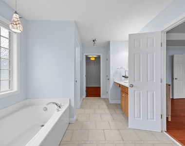 2813 Carriage Meadows Drive - Photo Thumbnail 43