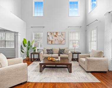 2813 Carriage Meadows Drive - Photo Thumbnail 13