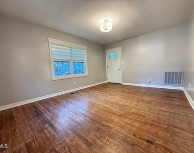 5215 Vann Street - Photo Thumbnail 4