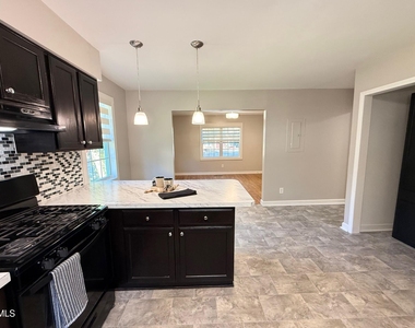 5215 Vann Street - Photo Thumbnail 8