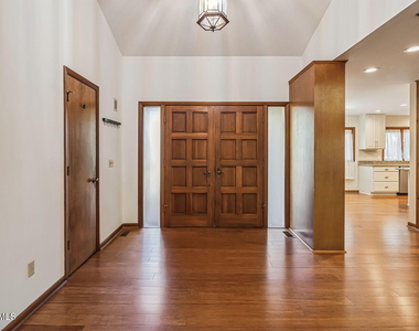 1906 Wedgewood Drive - Photo Thumbnail 3