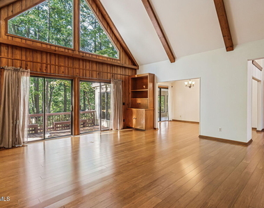 1906 Wedgewood Drive - Photo Thumbnail 5