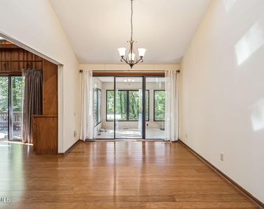 1906 Wedgewood Drive - Photo Thumbnail 10