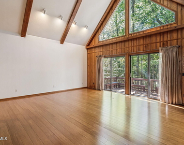 1906 Wedgewood Drive - Photo Thumbnail 4