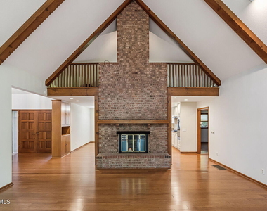 1906 Wedgewood Drive - Photo Thumbnail 9