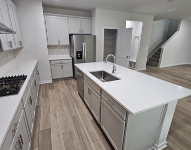 524 Southland Drive - Photo Thumbnail 4