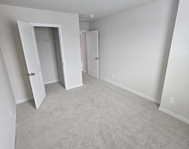 524 Southland Drive - Photo Thumbnail 11