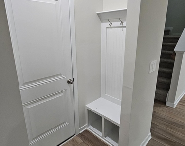 524 Southland Drive - Photo Thumbnail 1